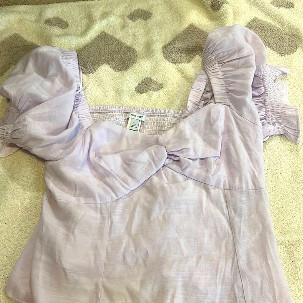 Lavendar puff sleeve top